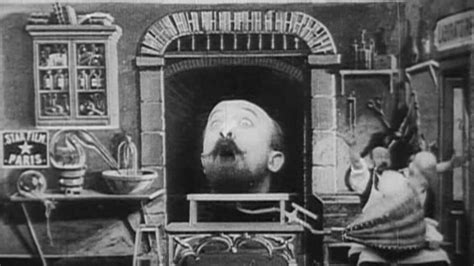 Die Geschichte des Teufels! Ein frühes Meisterwerk der Stummfilm-Ära mit fantastischer visueller Inszenierung und meisterhafter Schauspielkunst von Georges Méliès!