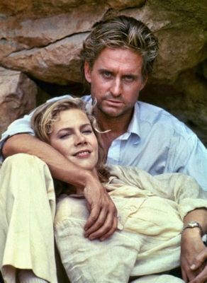 Sind Romancing the Stone mit Kathleen Turner und Michael Douglas ein Meisterwerk der 80er-Jahre-Actionkomödie?